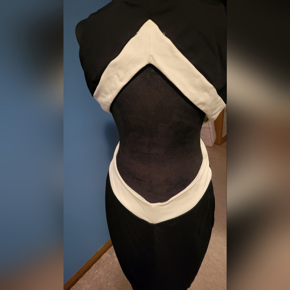 Black/white dress